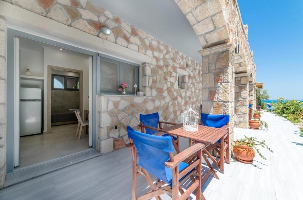Golden Dolphin Studios & Apartments Alykes  Luaran gambar