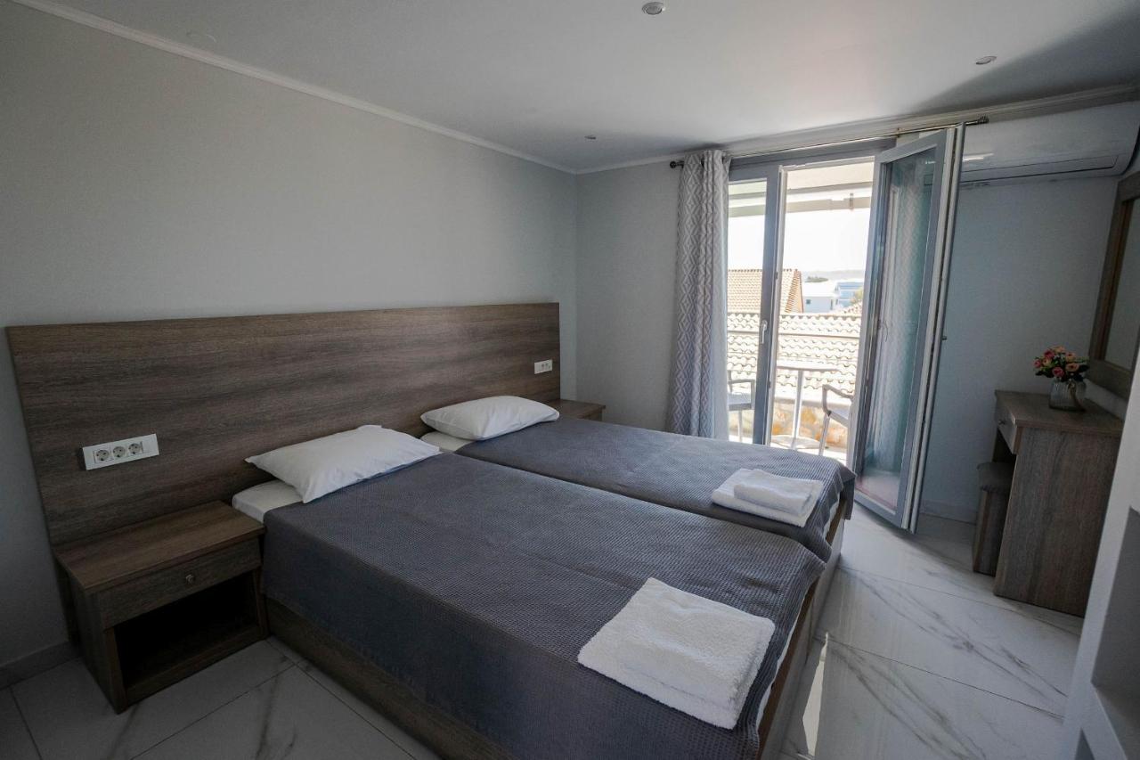 Golden Dolphin Studios & Apartments Alykes  Luaran gambar